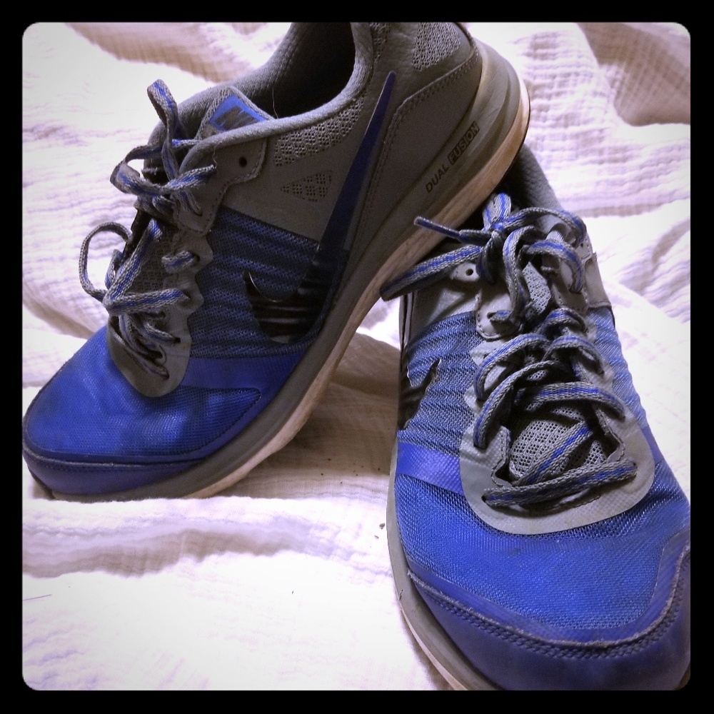 Big kids Nike sneaker